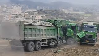 Extreme Truck Driving Videos Compilation!