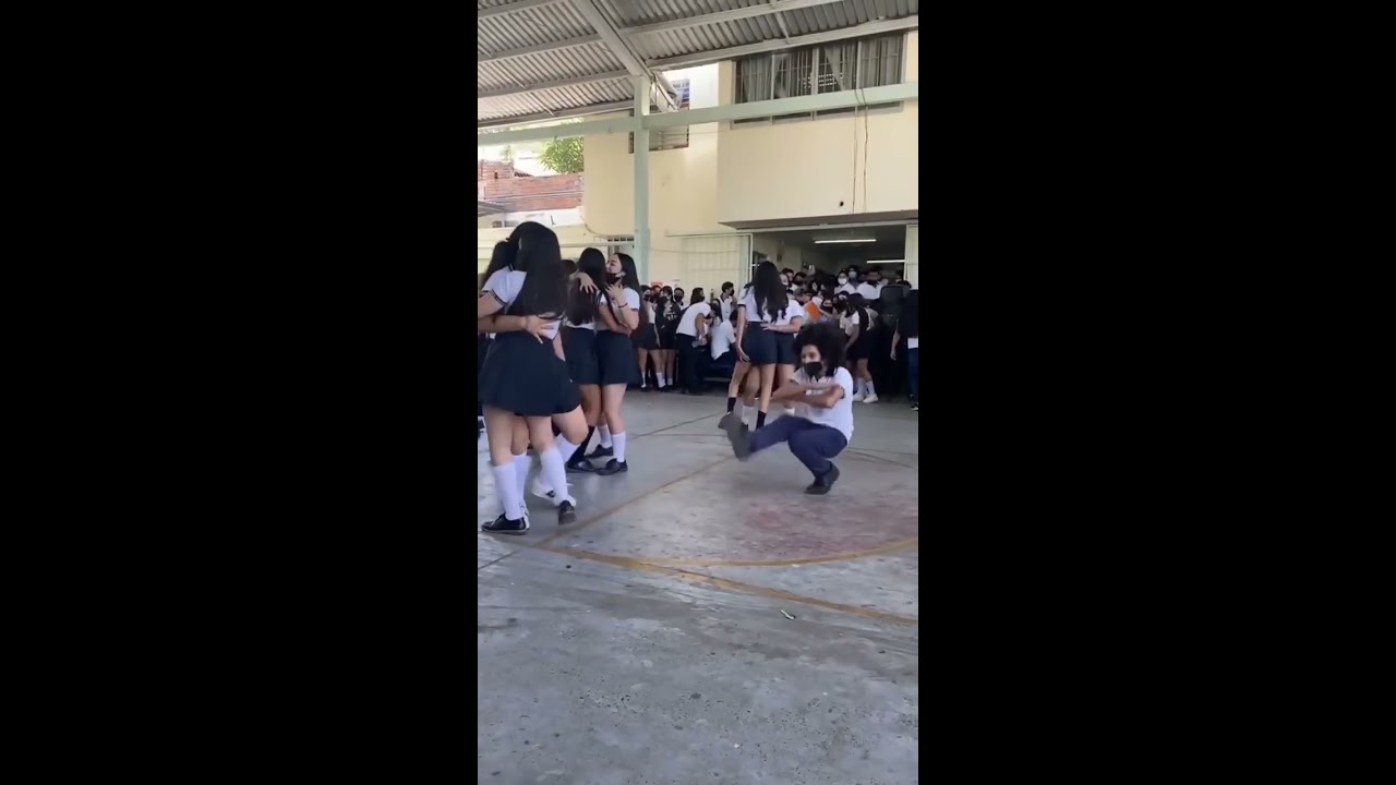 El que no baile ruso es novio de Kunno, Yo: