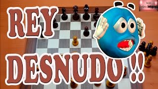 The naked chess king in the center Dead king screenshot 1