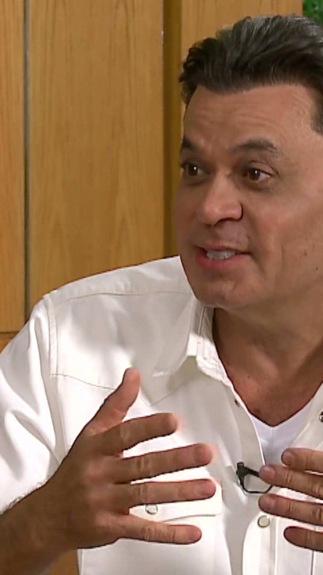 Frank Aguiar sofreu preconceito em escola particular? Cantor relembra infância