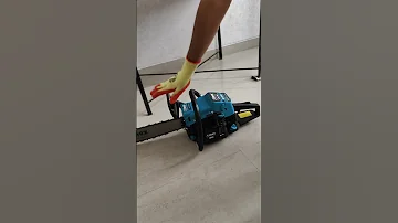 The Right Way To Start A Petrol Chain Saw Shorts Petrolchainsaw 