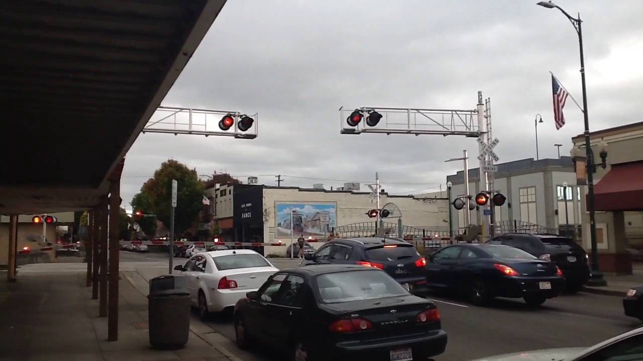 sounder-train-in-puyallup-wa-lead-by-f59phi-youtube