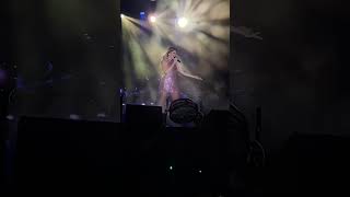 Hadise - Küçük Bir Yol (LIVE from İzmir Arena / 05.11.2023) Resimi