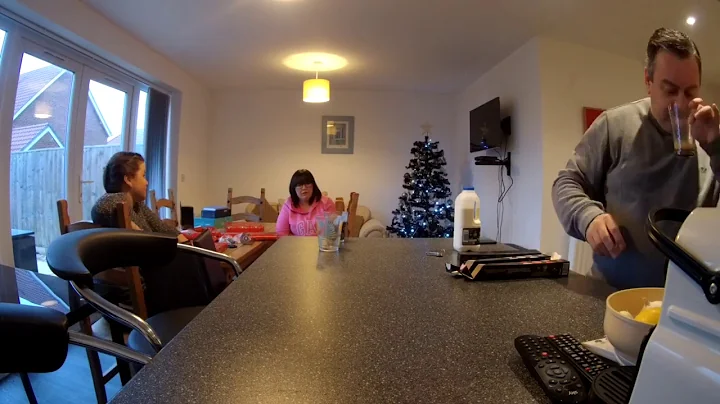 Putting Up The Tree and Sunday Roast - Timelapse