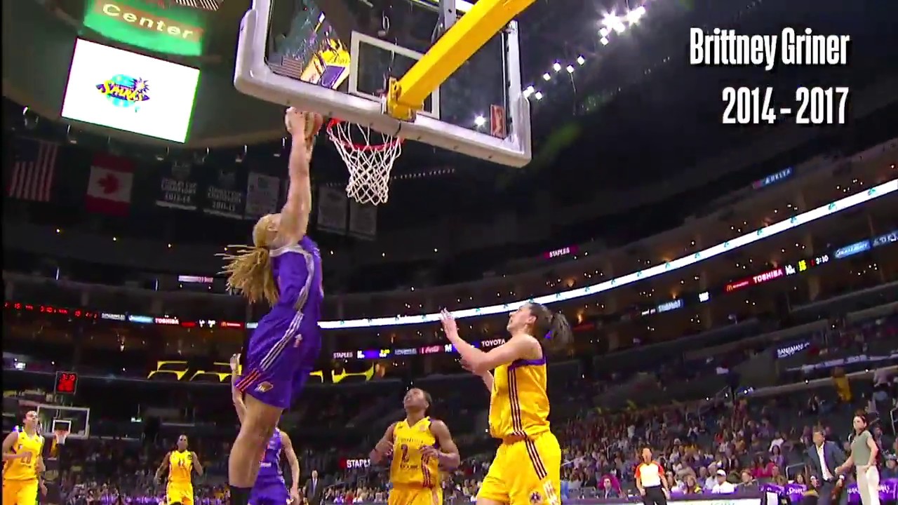 womens basketball dunking