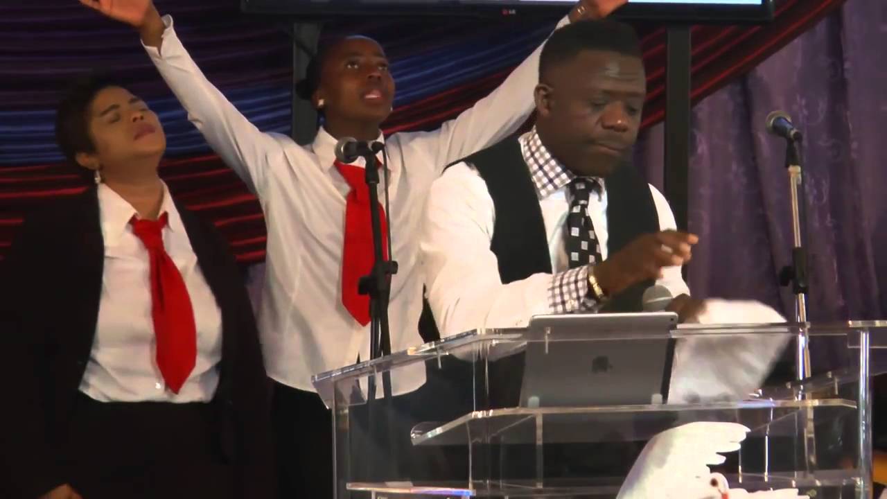 Bishop Benjamin Dube praying in tongues - YouTube