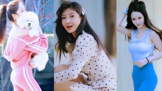 Beautiful Girls Short Videos Shooting In Street, Street Video Making screenshot 2