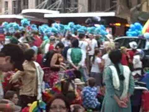Sydney Mardi Gras 2009: Mustering the floats 2 /Ca...