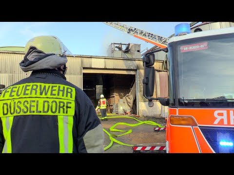 [grosseinsatz-in-dÜsseldorf]---getreidetrocknungsanlage-auf-bauernhof-in-vollbrand--