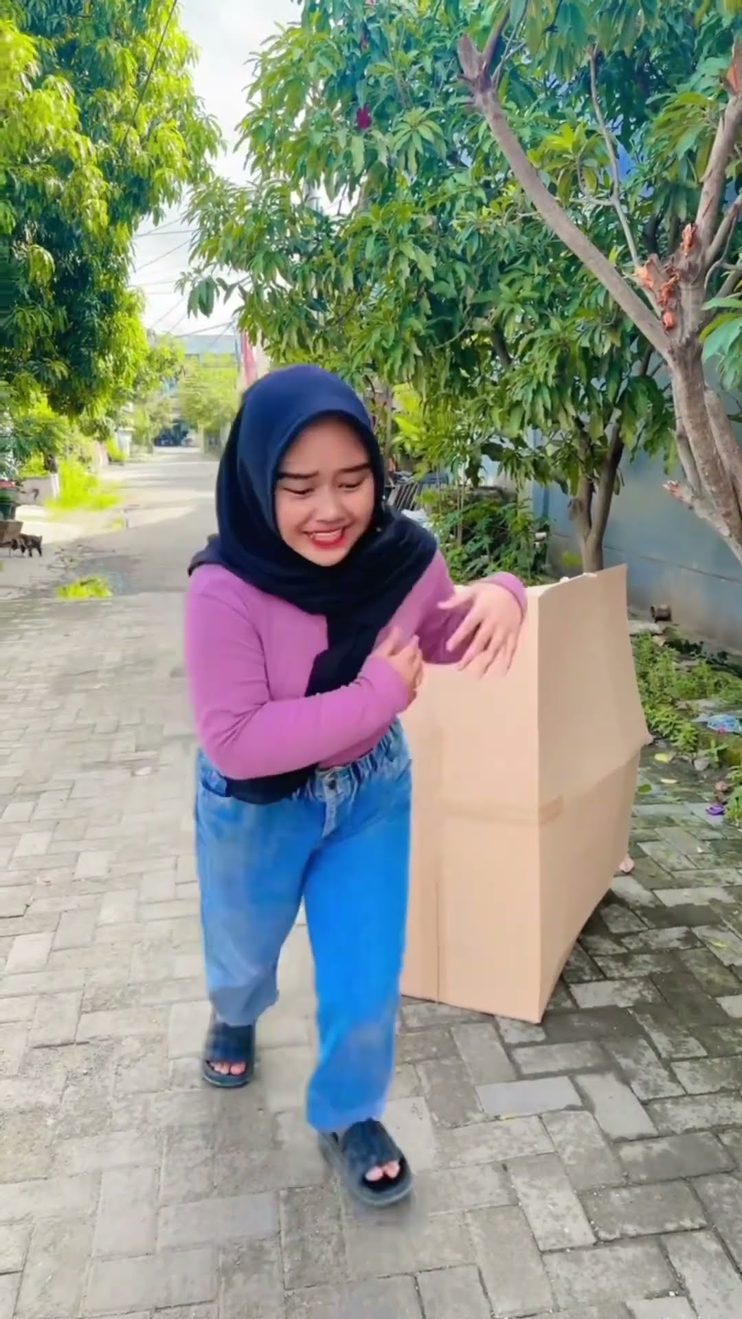 AINUN JAHIL BANGET