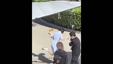 #zhaolusi playing with shadow ! #trending #hiddenlove #behind #ifweeverbrokeup #fyp