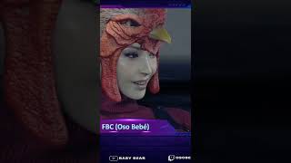 Mientras boludeaba el otro día por Twitch. Ashley se bugueó y Ada...ese sombrero 🐔😁😅🤣🤣