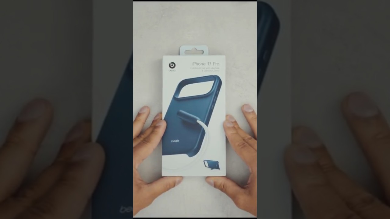 Распаковка чехла Beats Kickstand для iPhone 17 Pro | Bedrock Blue