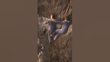 Climbing and jumping mechanics still so satisfying in this game ~ #shorts #uncharted4