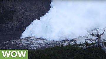 Massive avalanche occurs right in front of tourists