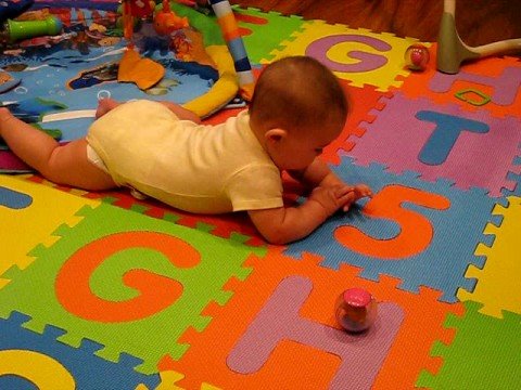 Sydney Talking and Playing (10)