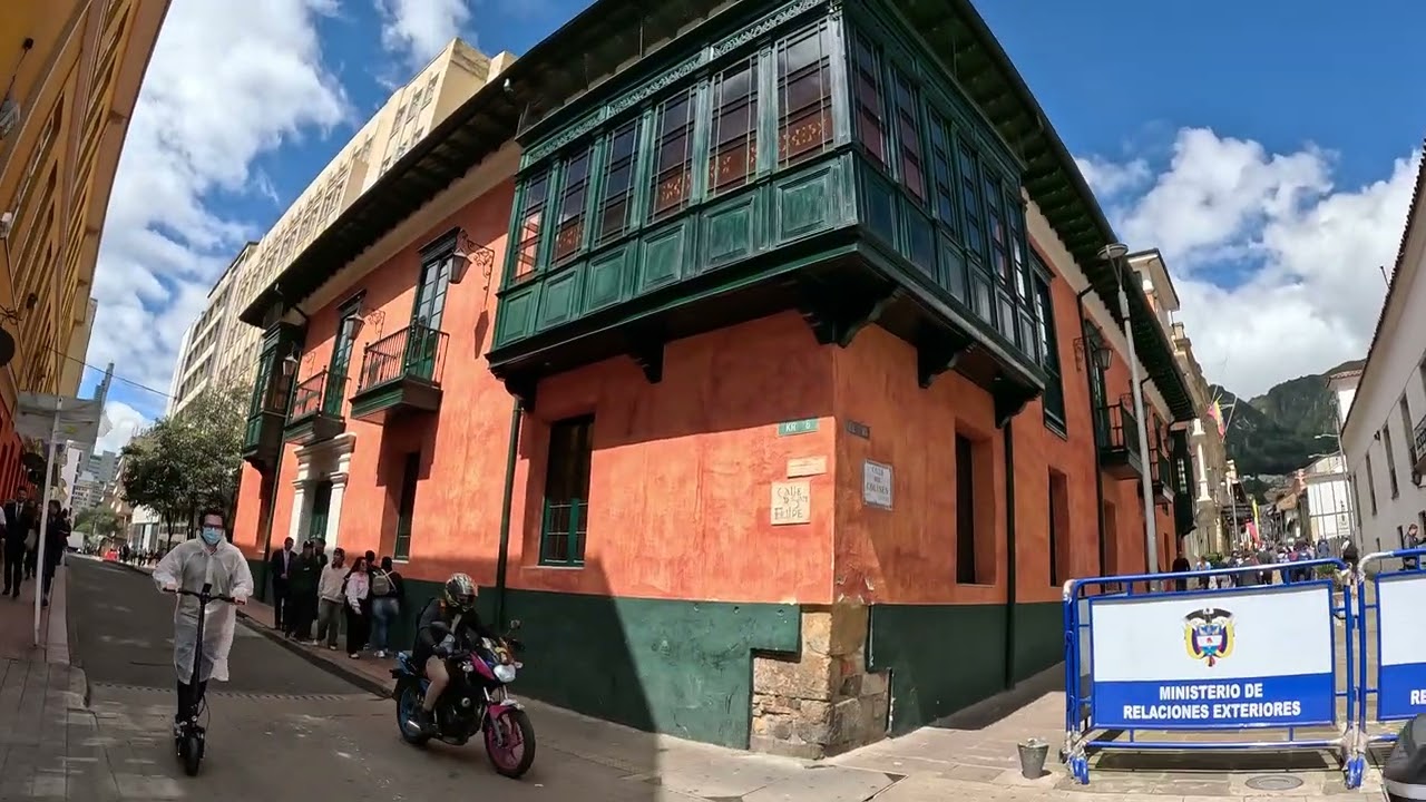 Bogotá - Colombia, caminata por el centro histórico