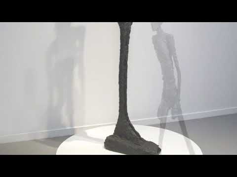 الفنان النحات السويسري       