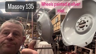 Massey 135 wheels get painted 😎👍