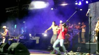 Calle 13 - Baile de los Pobres en FeNaPla 2011