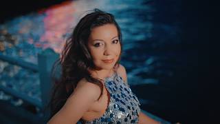 Tuğçe Aybek - Sen Bekar Ben Bekar | Official Music Video