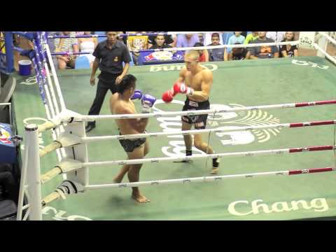 Rhys Osborne (Tiger Muay Thai) vs Ngaopisarg Andaman Muay Thai @ Bangla Boxing Stadium 21/6/2013 martial arts training