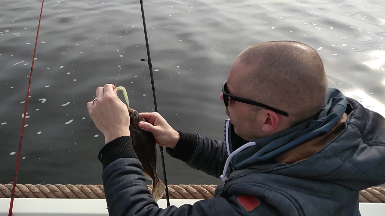 Vissen op het Noordzee kanaal. Scholletje YouTube Vissen op het Noordzee kanaal. Scholletje YouTube