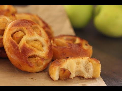 brioches-sans-beurre,-aux-pommes-caramélisées-/بريوش-بذون-زبدة-مع-حشوة-التفاح