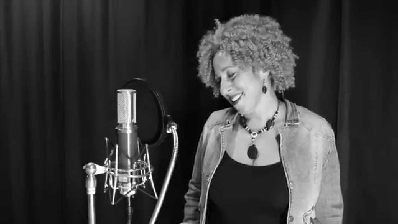 The Black & White Sessions : Lynne Fiddmont -