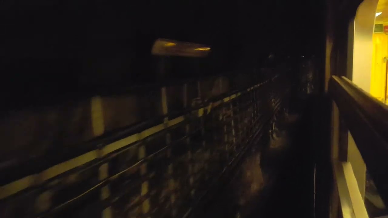 Filmat ut genom fönstret från Husby till Akalla filmat den 9 oktober 2023