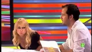 Me fascina la cara que hace xk c esta orinando,,,,,,jajajjaaaa