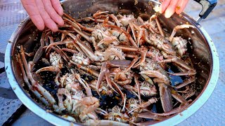 Kangjang-kejang, made by dead crabs for two days, was  delicious. It is full of brown meat and roe.