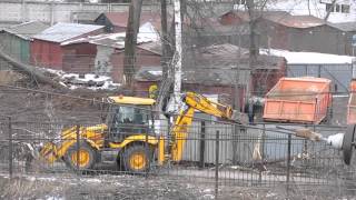 Инновационная вырубка деревьев в Домодедово(Около железнодорожной станции Домодедово идет сплошная вырубка живых деревьев. Вырубка ведется инновацио..., 2014-04-02T15:59:28.000Z)