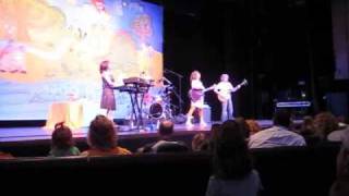 Download Lagu Laurie Berkner - The Goldfish MP3 Download Lagu Laurie Berkner - The Goldfish MP3