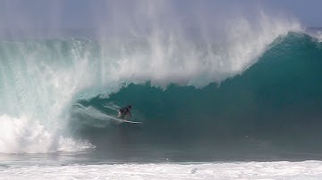 Reef Mcintosh at Pipeline