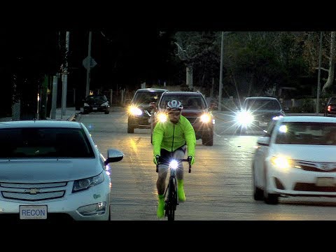 วีดีโอ: รีวิวไฟจักรยานหน้า Giant Recon HL1800