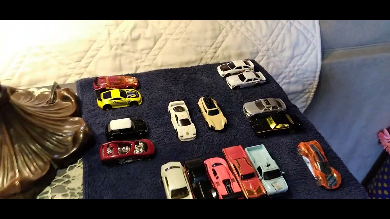 Hot Wheels FTE - 8 Car Race and Speed Testing of other Castings!