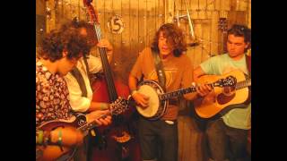 Flats And Sharps -  How Mountain Girls Can Love - Songs From The Shed