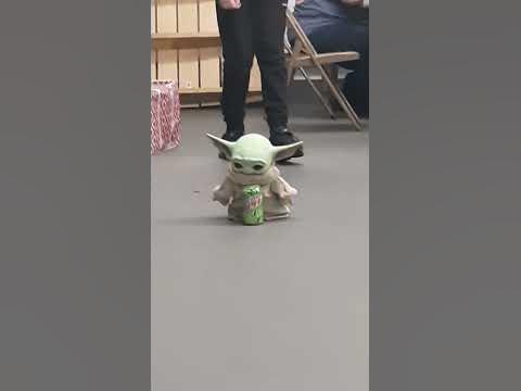 baby yoda is crippled - YouTube