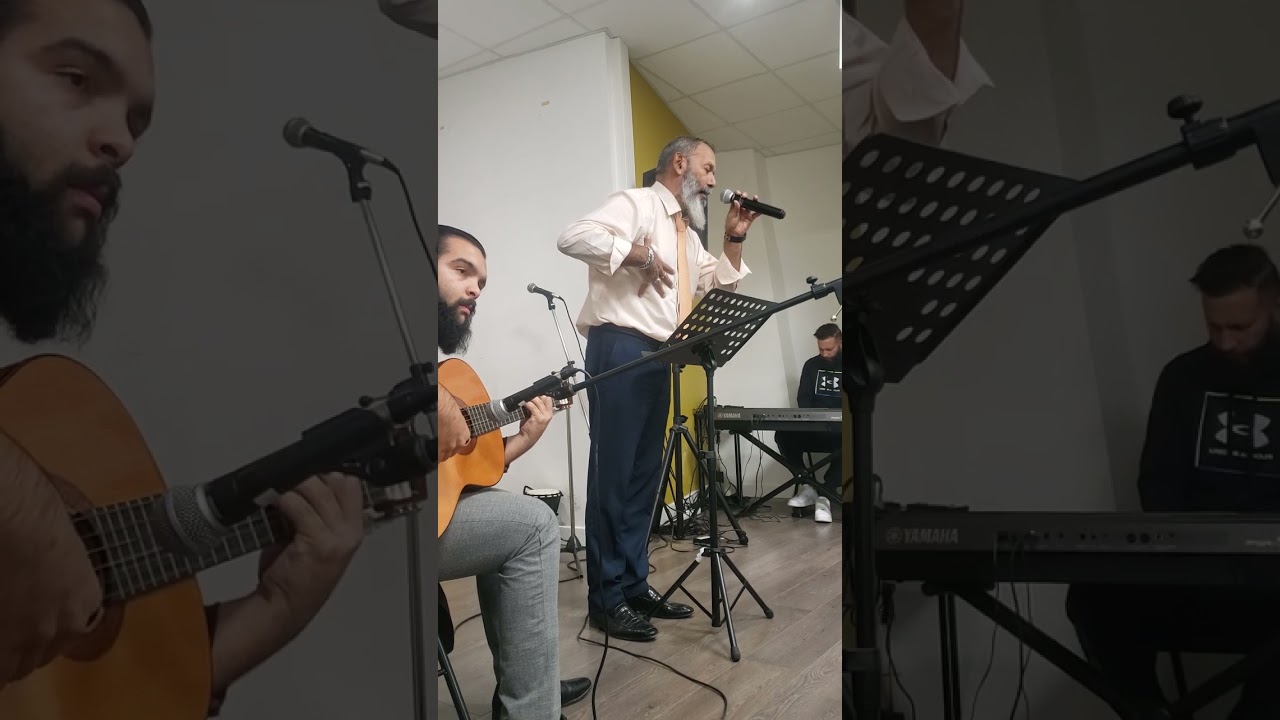 Pasteur Nico a l'église de narbonne ; tout est possible avec Jésus