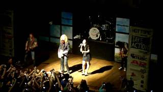 We The Kings- We'll Be A Dream w/ Demi Lovato LIVE
