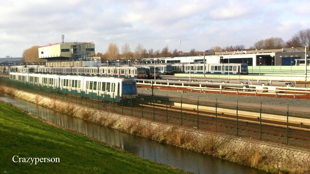 RET Metro MG2/1 bij 's-Gravenweg en SG2, met 'B Capelsebrug'
