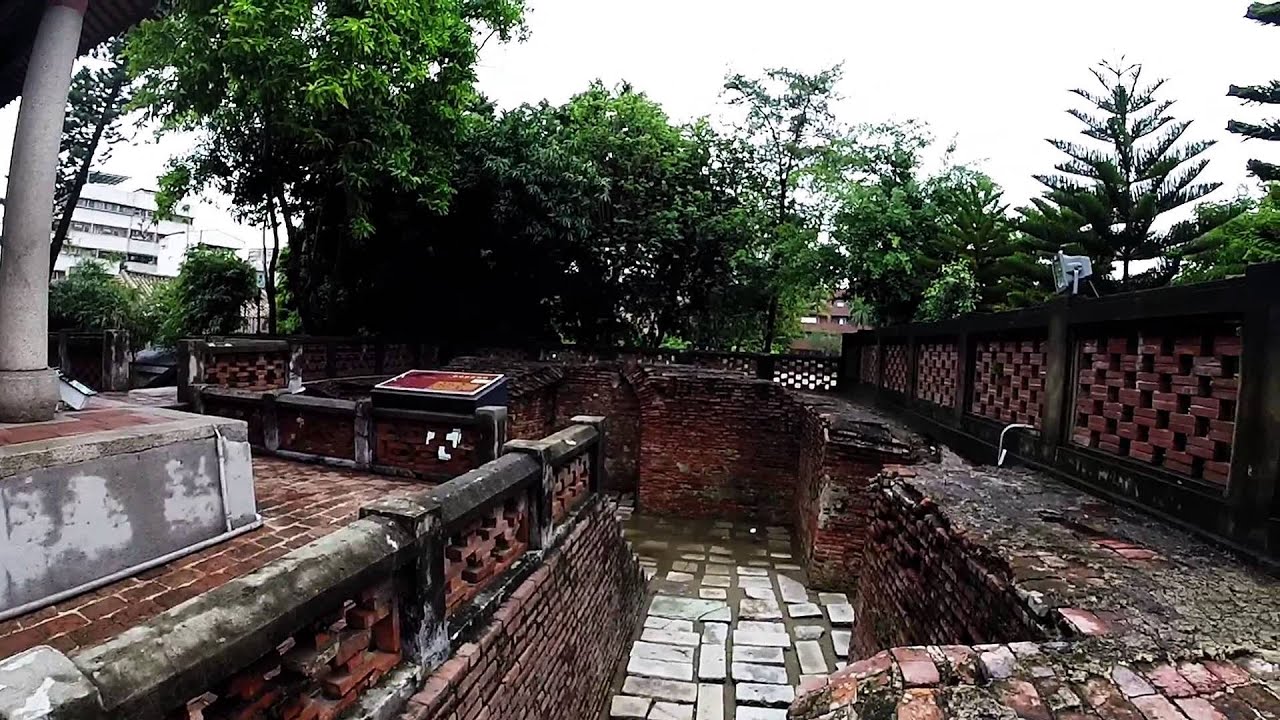 Travel Devoted - Tainan part 1 - Train Ride and Chihkan Tower