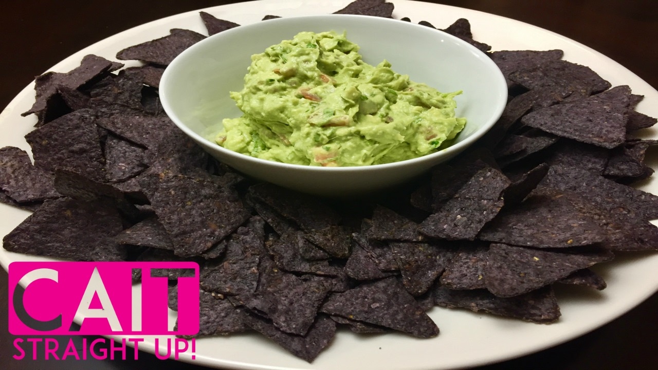 Easy Homemade Guacamole Recipe | Cait Straight Up