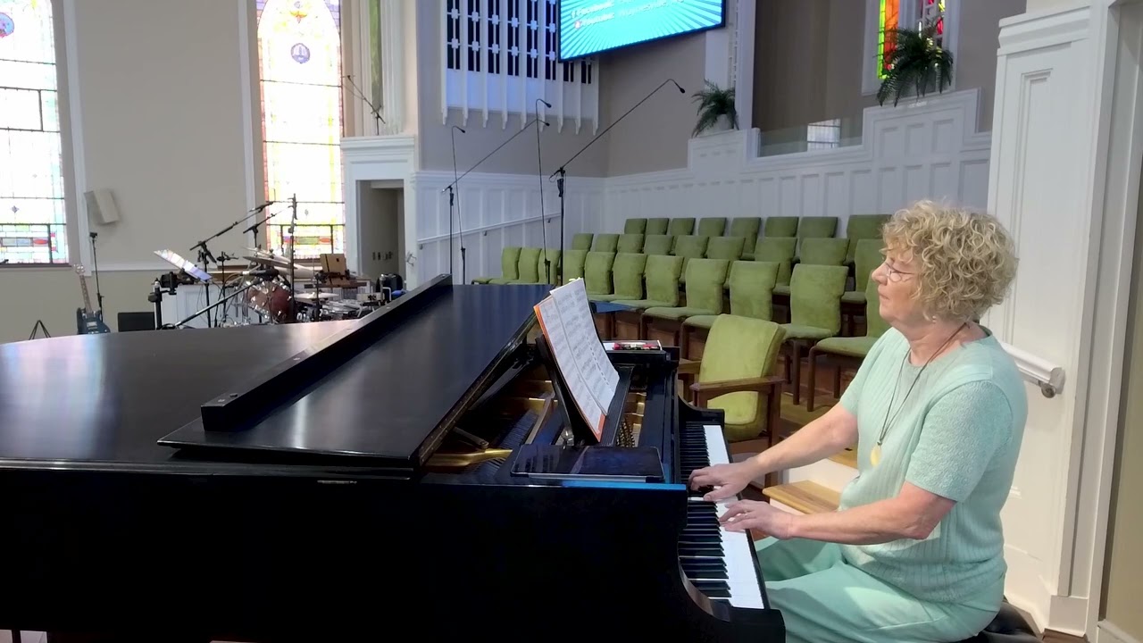 TECHNIQUE-HANDS CLOSE TO KEYS ALLOWS PHRASE SHAPING DESPITE HEAVY ARTICULATION * Quick Tips 