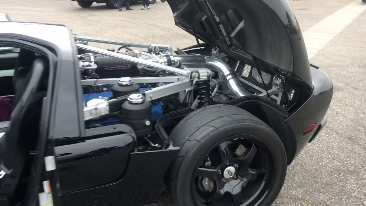 Ford GT with high tech stuff - YouTube