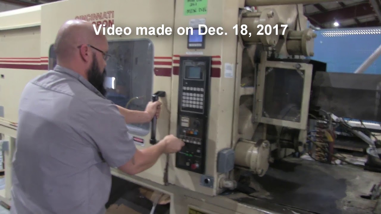 Cincinnati Milacron 300 Ton Injection Molding Machine