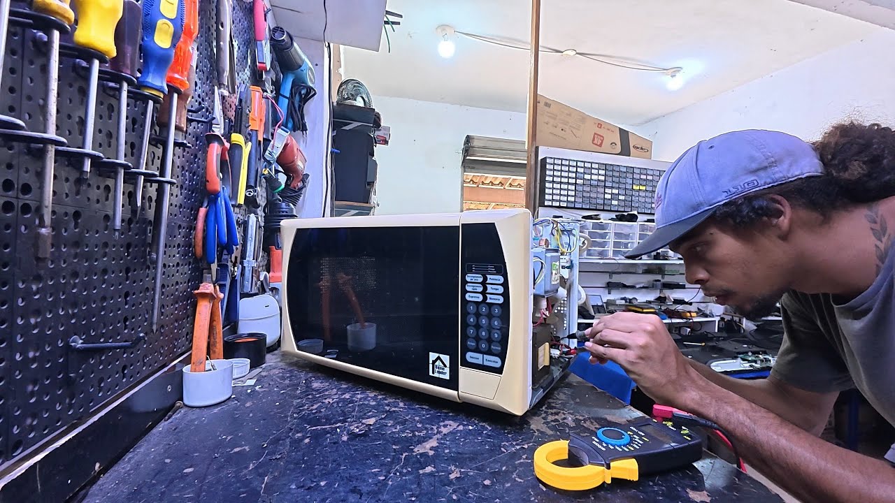 ARRUMEI UM TRAMPO :/