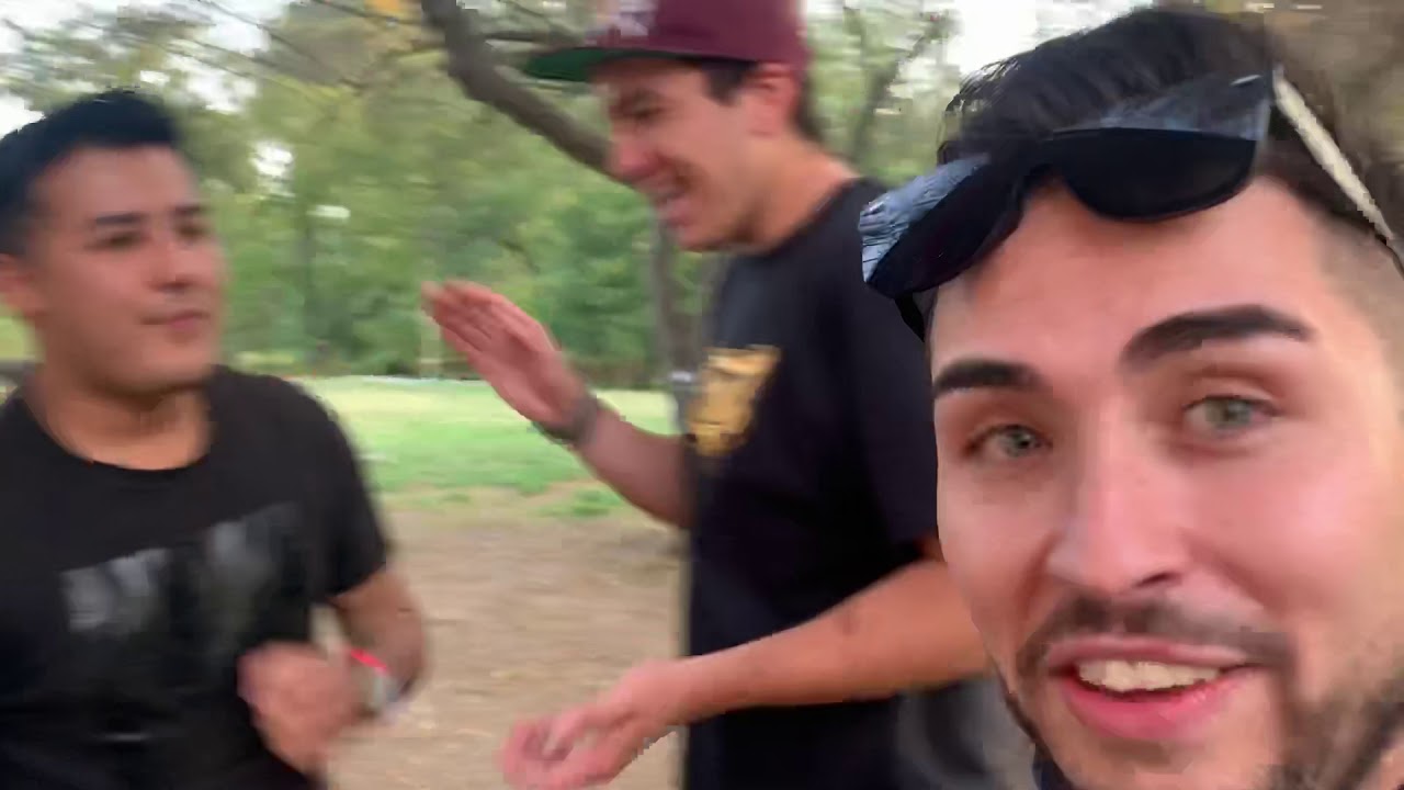 JNO Y SU MEJOR AMIGO QUIEREN HACERLE UN TOUR POR SANTIAGO A RODAMIENTO