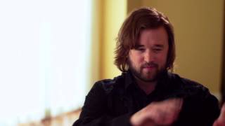 Entourage: Haley Joel Osment "Travis McCredle" Behind the Scenes Movie Interview | ScreenSlam